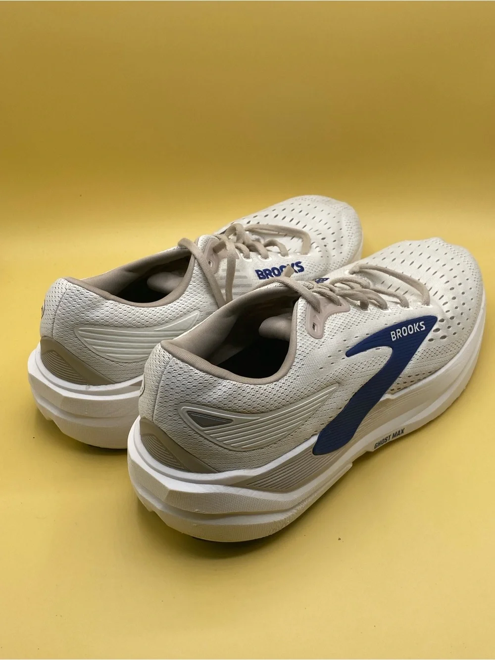 Brooks Ghost Max 3 